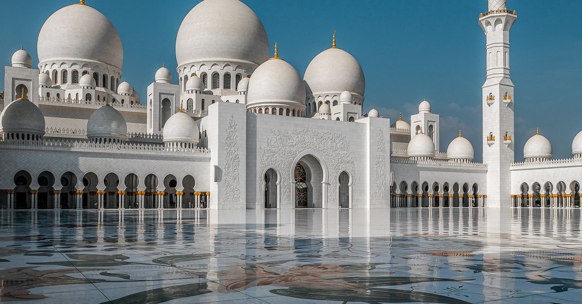 Sheikh Zayed Grand Mosque in Abu Dhabi